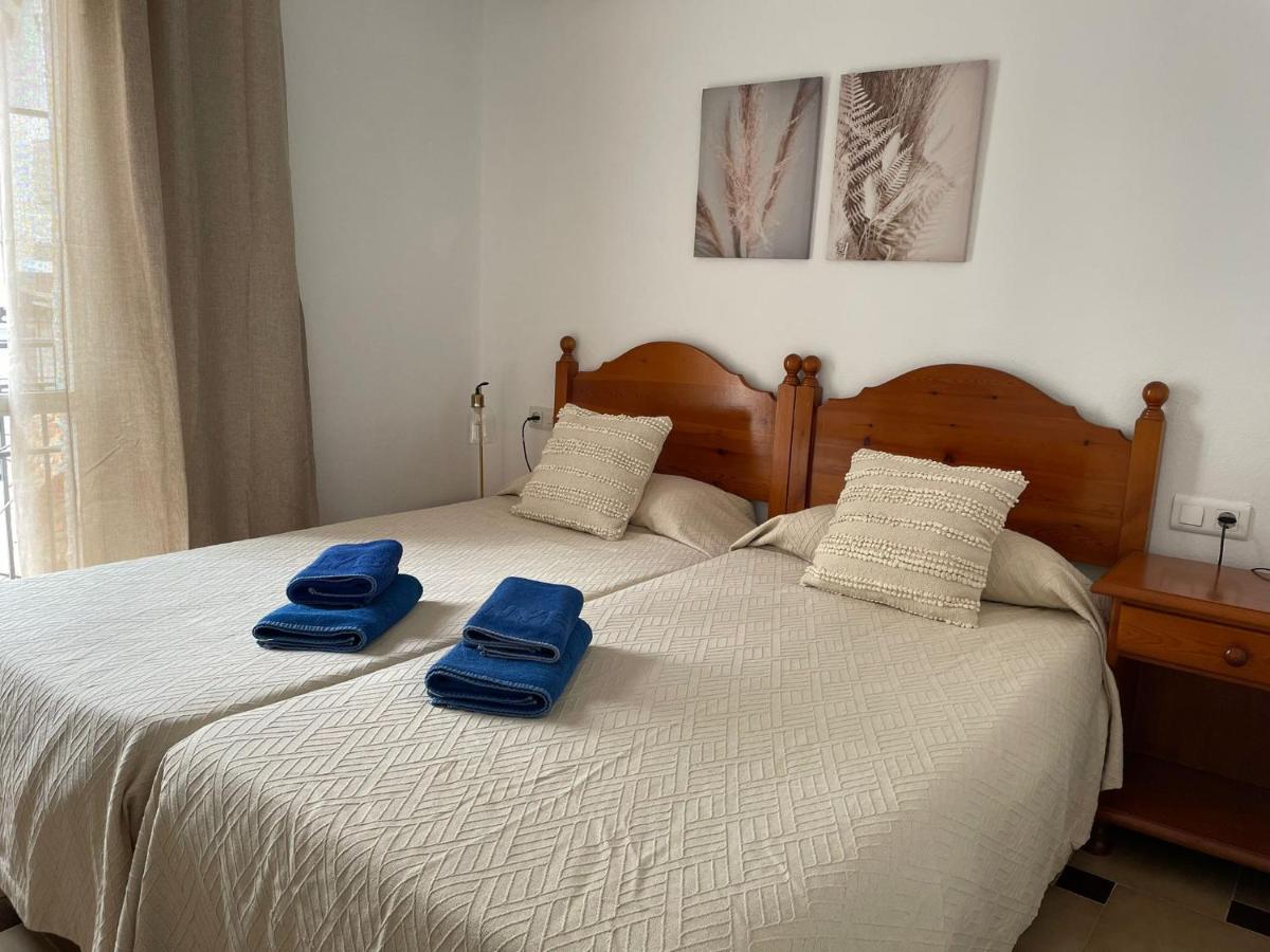 Verano Azul 12 Menyber Nerja Exterior photo